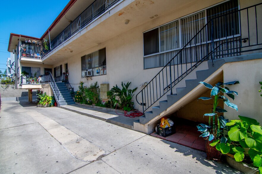 333 S Serrano Ave, Los Angeles, CA à vendre - Photo de l’immeuble – Image 3 sur 9