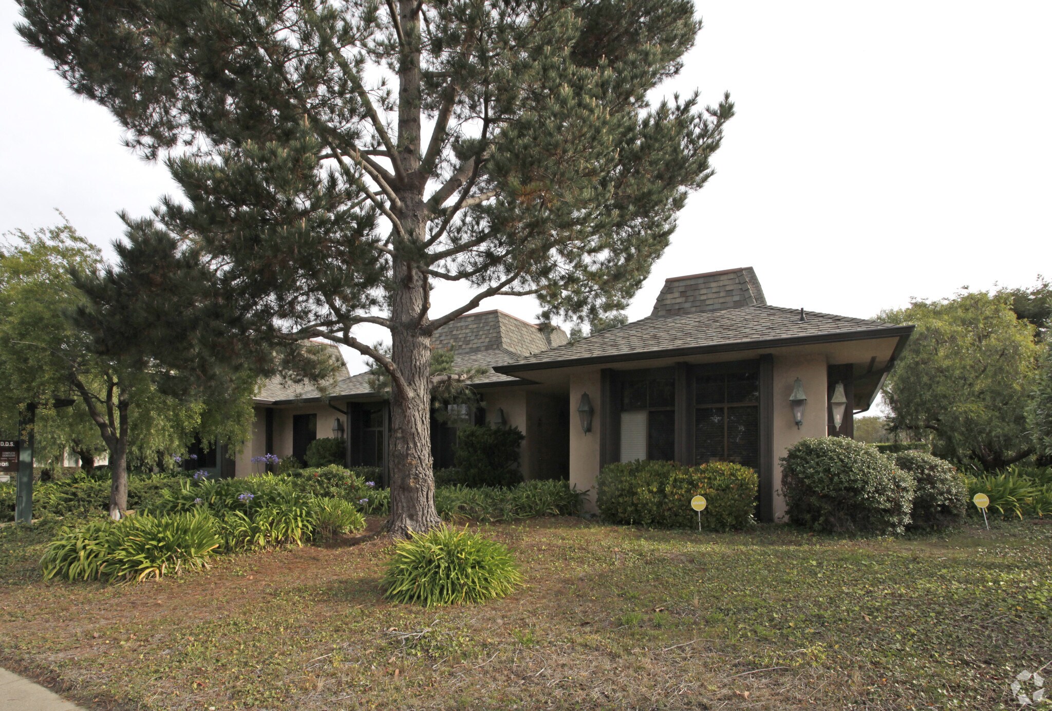 26535 Carmel Rancho Blvd, Carmel, CA à louer Photo principale– Image 1 sur 29