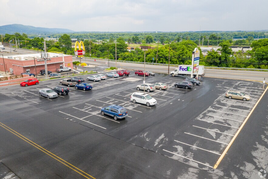 409-463 N Enola Rd, Enola, PA à louer - Photo de l’immeuble – Image 2 sur 3