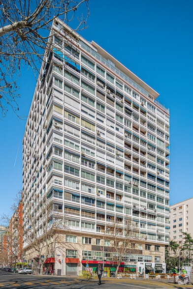 Bureau dans Madrid, Madrid à louer - Photo de l’immeuble – Image 3 sur 4