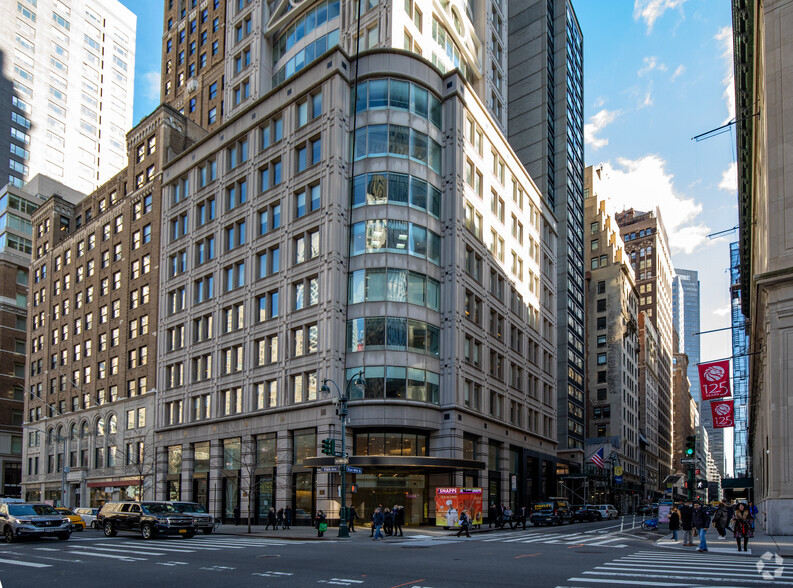 461 Fifth Ave, New York, NY à louer - Photo de l’immeuble – Image 3 sur 10