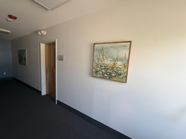 144 Thadeus St, South Portland, ME à louer - Photo de l’immeuble – Image 3 sur 17