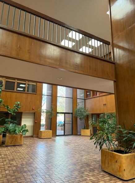 9440 Viscount Blvd, El Paso, TX à louer - Photo intérieure – Image 2 sur 11