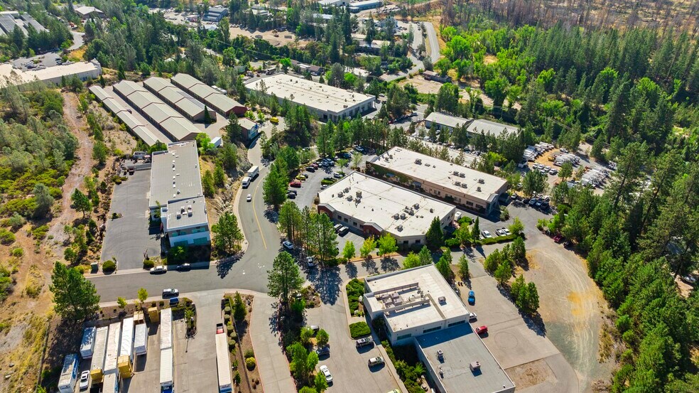 110 Spring Hill Dr, Grass Valley, CA à louer - Photo de l’immeuble – Image 3 sur 97