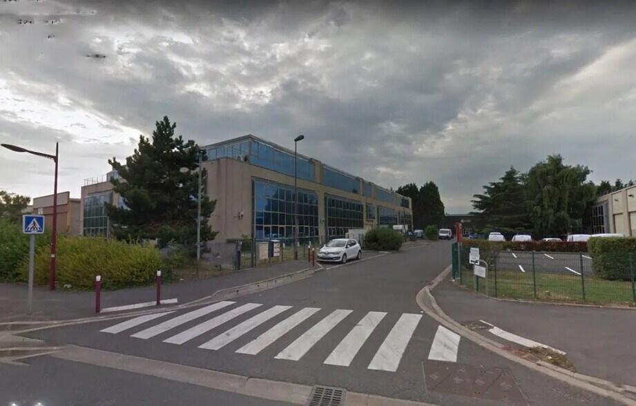 Industriel/Logistique dans Bezons à louer - Photo de l’immeuble – Image 2 sur 8