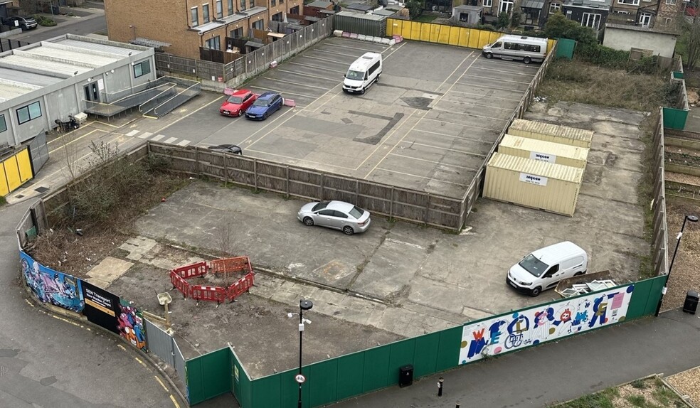 Cocks Crescent, New Malden à louer - Photo principale – Image 1 sur 1