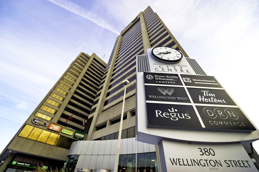 380 Wellington St, London, ON à louer - Photo de l’immeuble – Image 3 sur 17