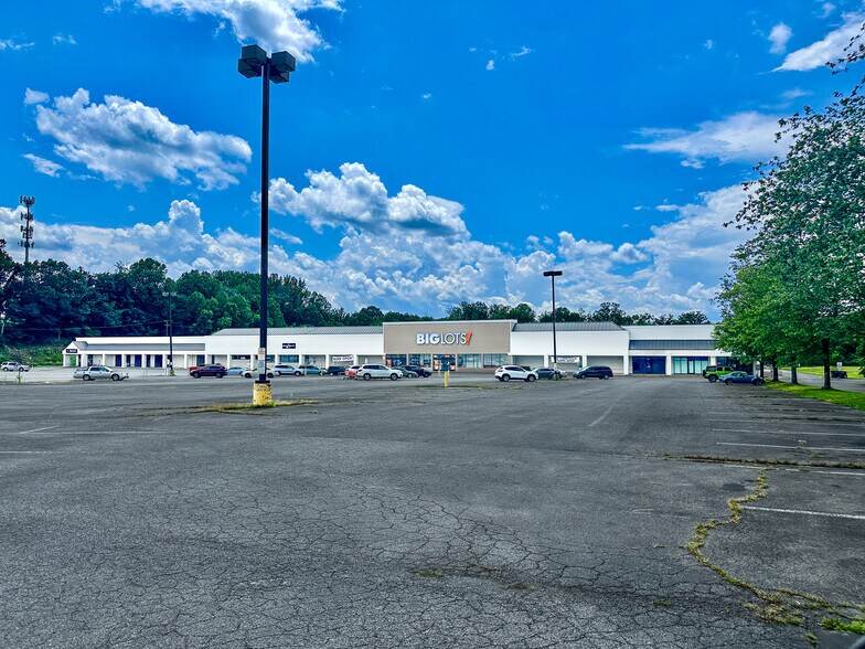 1092 By Pass Rd, Vinton, VA à vendre - Photo de l’immeuble – Image 1 sur 11