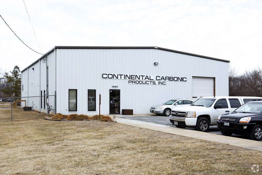 4411 W Chestnut Expy, Springfield, MO à louer - Photo de l’immeuble – Image 3 sur 8