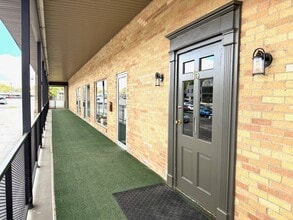 1210-1228 Towanda Ave, Bloomington, IL à louer Photo intérieure– Image 1 sur 9