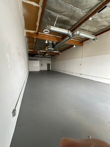 20920-20930 Lassen St, Chatsworth, CA à louer - Photo intérieure – Image 2 sur 4