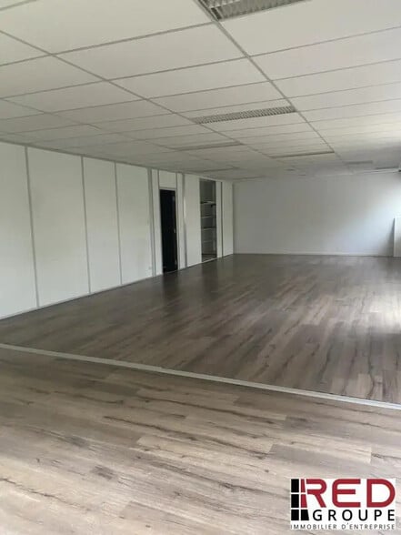 Bureau dans Meyreuil à louer - Photo de l’immeuble – Image 2 sur 5