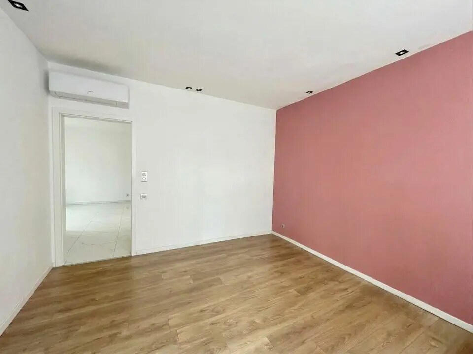 Local commercial dans Fréjus à vendre Photo intérieure– Image 1 sur 4