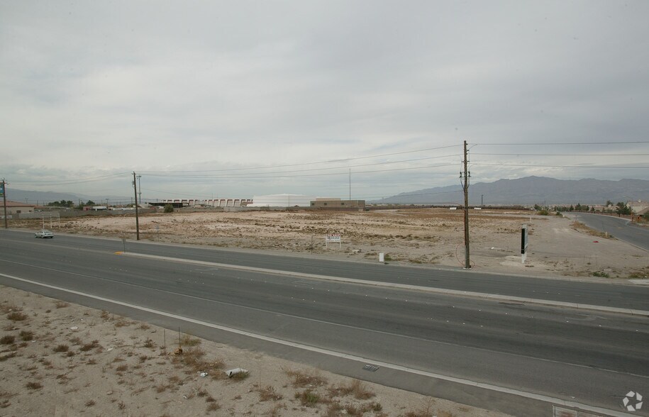 2180 W Cheyenne Ave, North Las Vegas, NV à vendre - Photo de l’immeuble – Image 3 sur 11
