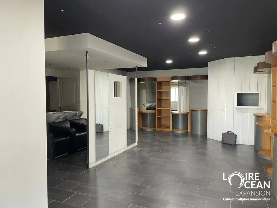 Local commercial dans Sucé-sur-Erdre à vendre Photo de l’immeuble– Image 1 sur 8