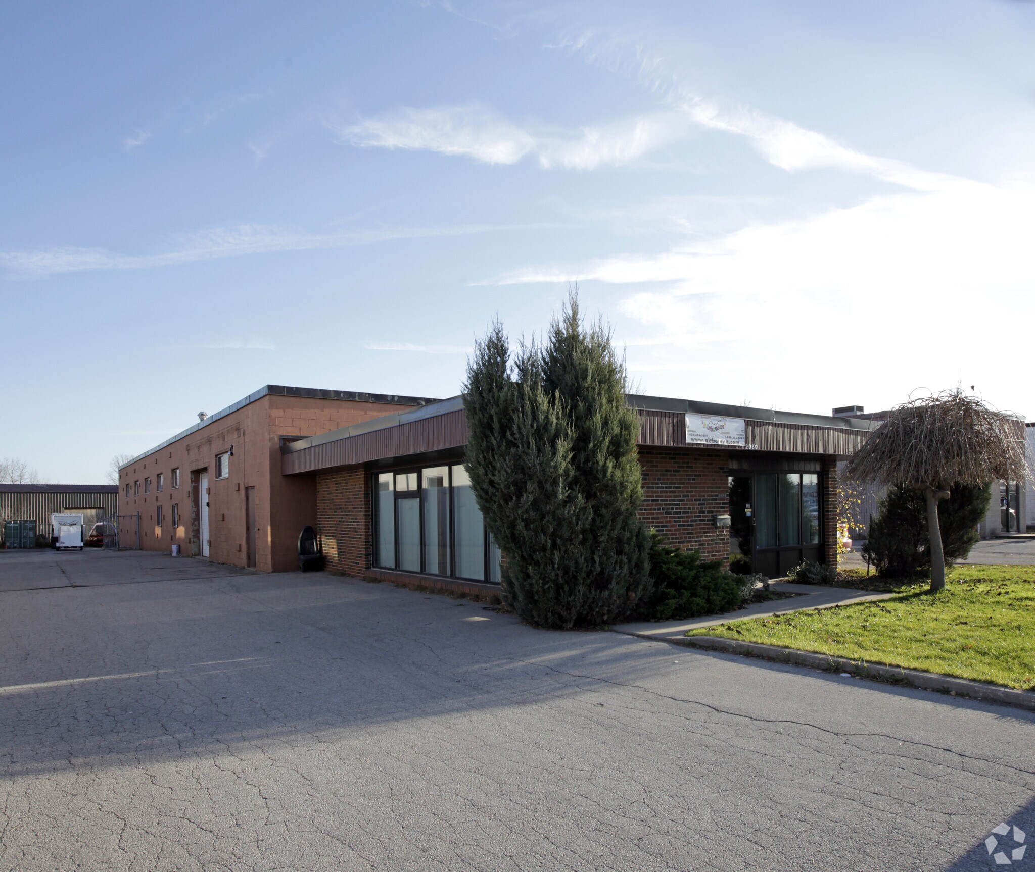 2080 Speers Rd, Oakville, ON à louer Photo principale– Image 1 sur 3