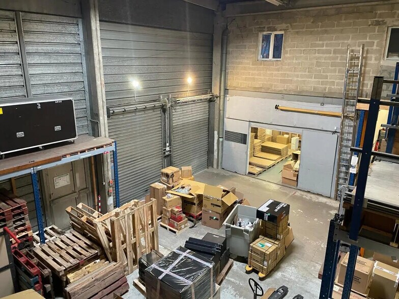 Local d'activités dans Aulnay-sous-Bois à vendre - Photo de l’immeuble – Image 1 sur 10