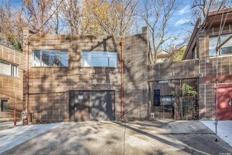 Plus de détails pour 83 Watermill Ln, Great Neck, NY - Bureau à vendre