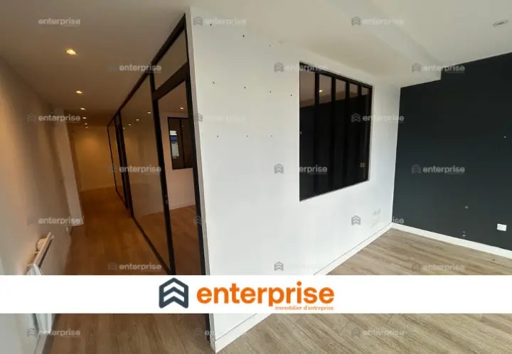 Local commercial dans Lacroix-Saint-Ouen à louer - Photo de l’immeuble – Image 1 sur 7