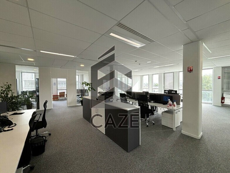 Bureau dans Bordeaux à louer - Photo de l’immeuble – Image 1 sur 7