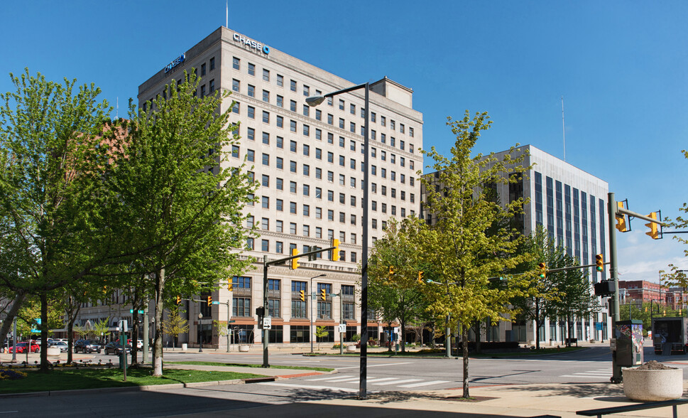 6 W Federal St, Youngstown, OH à louer - Photo de l’immeuble – Image 2 sur 33