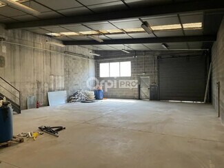 Plus de détails pour Local d'activités à louer