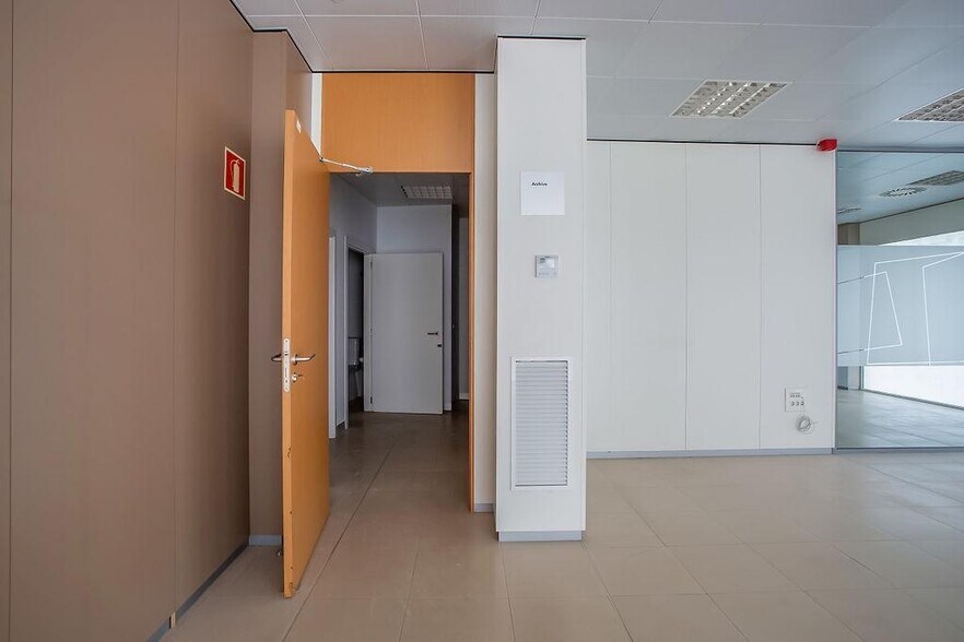 Local commercial dans Benferri à vendre - Photo de l’immeuble – Image 3 sur 20