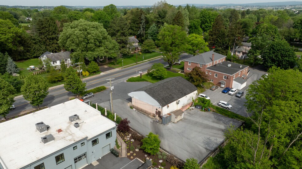 721 S Broad St, Lititz, PA à vendre - Photo de l’immeuble – Image 3 sur 5