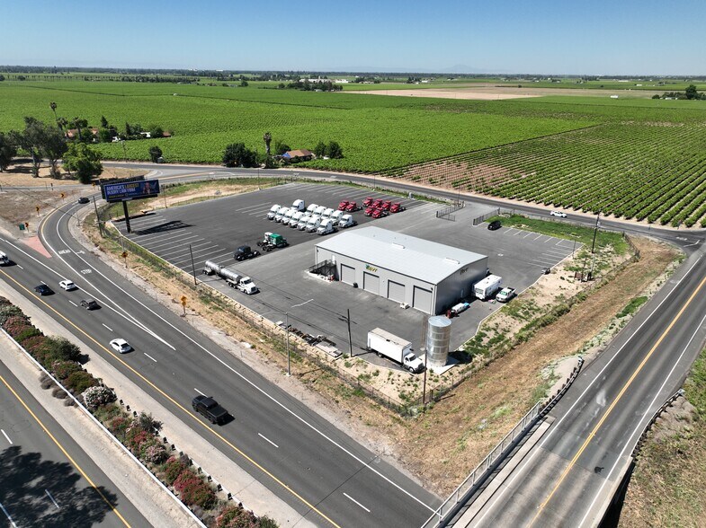 22420 Highway 99, Acampo, CA à louer - Photo de l’immeuble – Image 3 sur 6