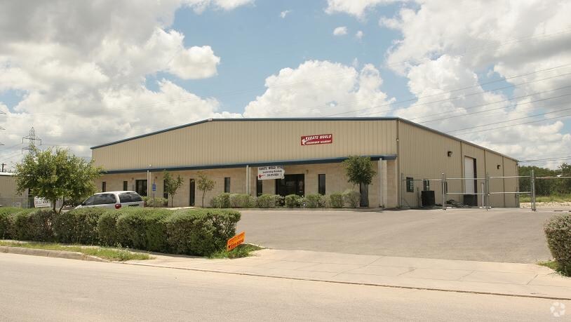 13331 Western Oak, Helotes, TX à louer - Photo de l’immeuble – Image 1 sur 6