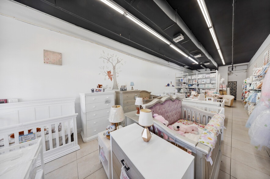 1201-1223 W Flagler St, Miami, FL à louer - Photo de l’immeuble – Image 3 sur 40