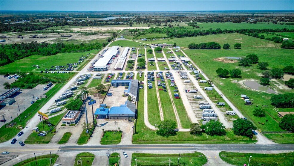 14902 FM 1663 Rd, Winnie, TX à vendre - Photo de l’immeuble – Image 2 sur 31
