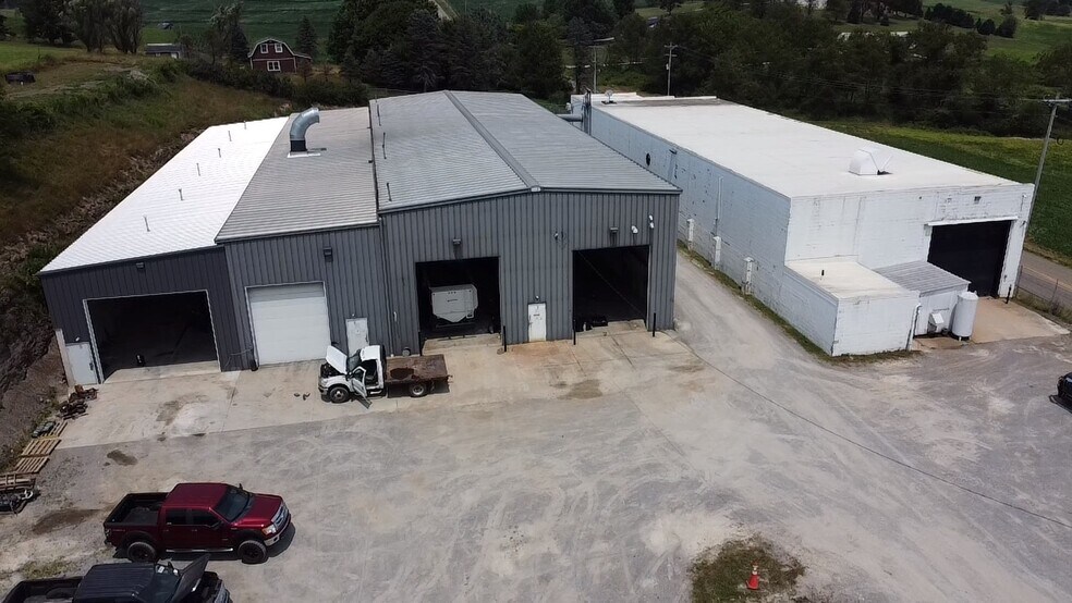 5259 Bane Rd NE, Mechanicstown, OH à vendre - Photo de l’immeuble – Image 2 sur 16