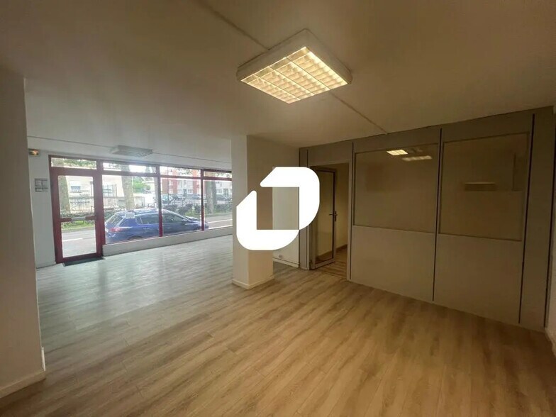 Bureau dans Lens à louer - Photo de l’immeuble – Image 2 sur 15