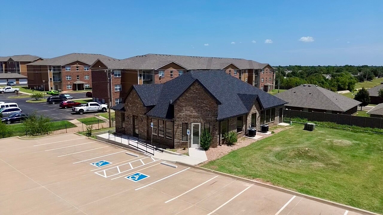 1941 NW 142nd St, Oklahoma City, OK à louer Photo de l’immeuble– Image 1 sur 14