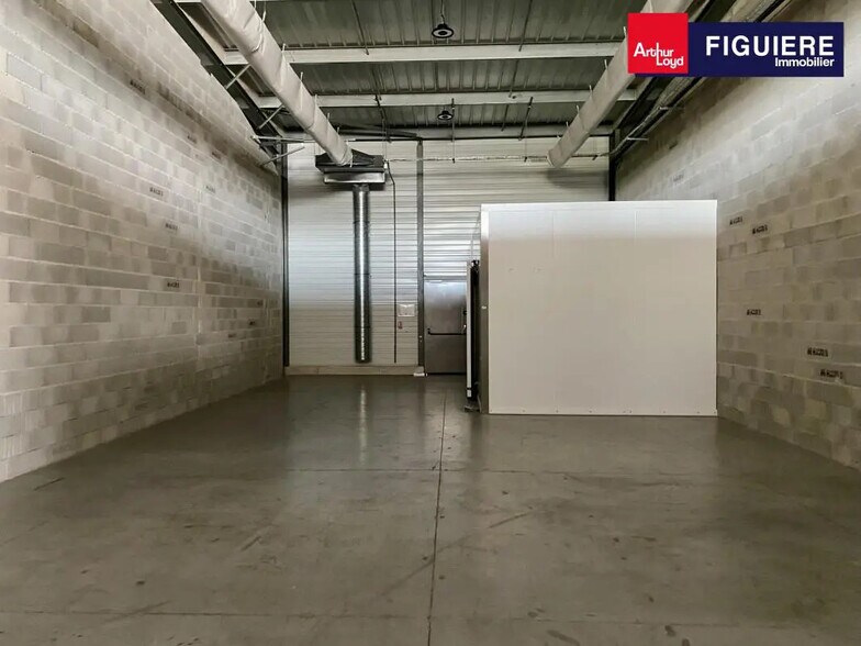 320 B Rue Topaze, Éguilles à louer - Photo de l’immeuble – Image 3 sur 9