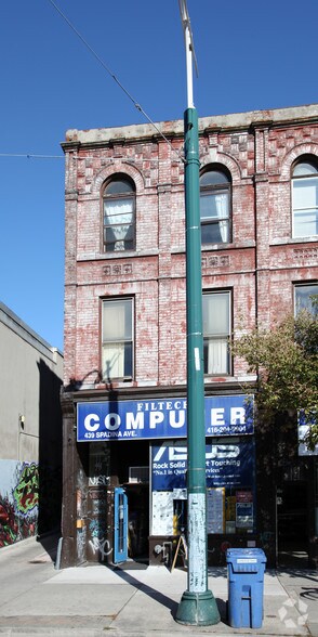 439 Spadina Ave, Toronto, ON à louer - Photo de l’immeuble – Image 2 sur 2