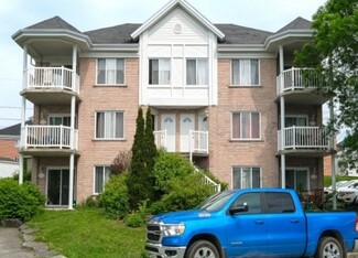 Plus de détails pour Portfolio Monts Sutton – Logement à vendre, Sherbrooke, QC