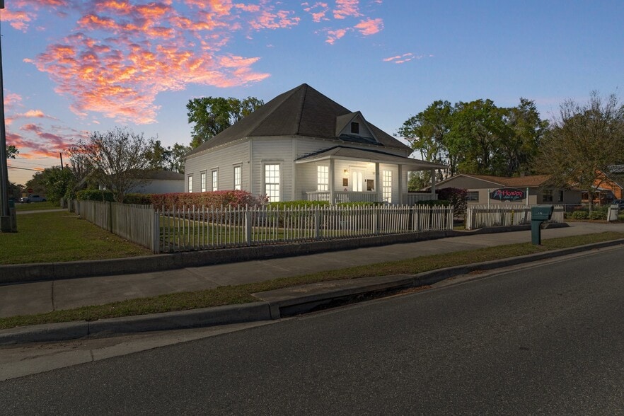 401 Tompkins St, Inverness, FL à vendre - Photo de l’immeuble – Image 2 sur 35