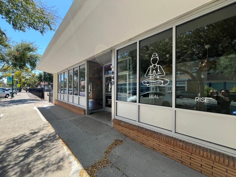 640 Vernon St, Roseville, CA à louer - Photo de l’immeuble – Image 2 sur 12