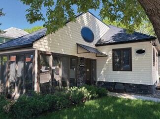 Plus de détails pour 8210 108 St, Edmonton, AB - Bureau à vendre