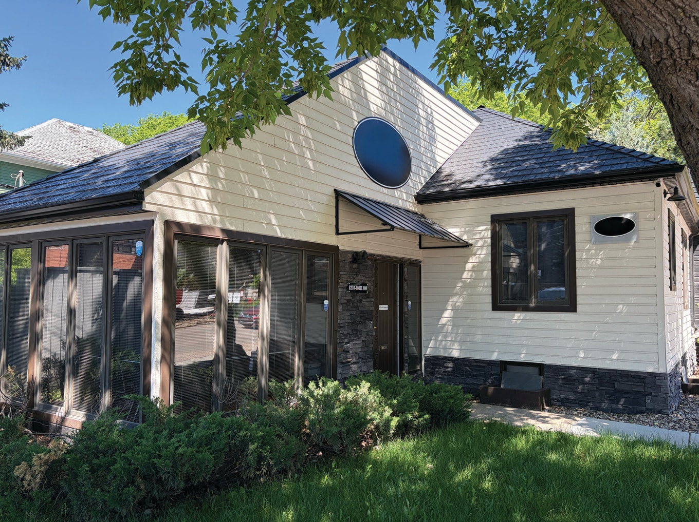 8210 108 St, Edmonton, AB à vendre Photo principale– Image 1 sur 17