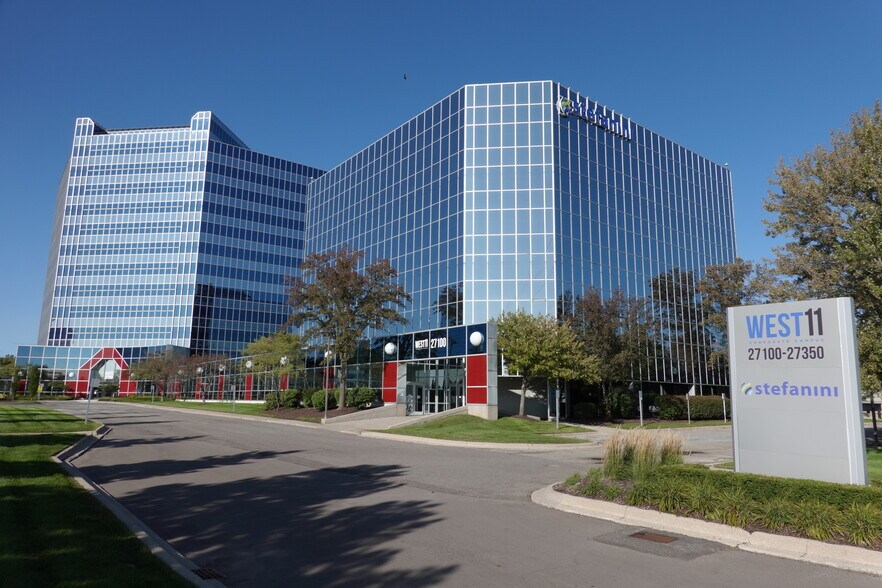 West 11 Corporate Campus portefeuille de 3 biens à vendre sur LoopNet.fr - Photo de l’immeuble – Image 3 sur 26