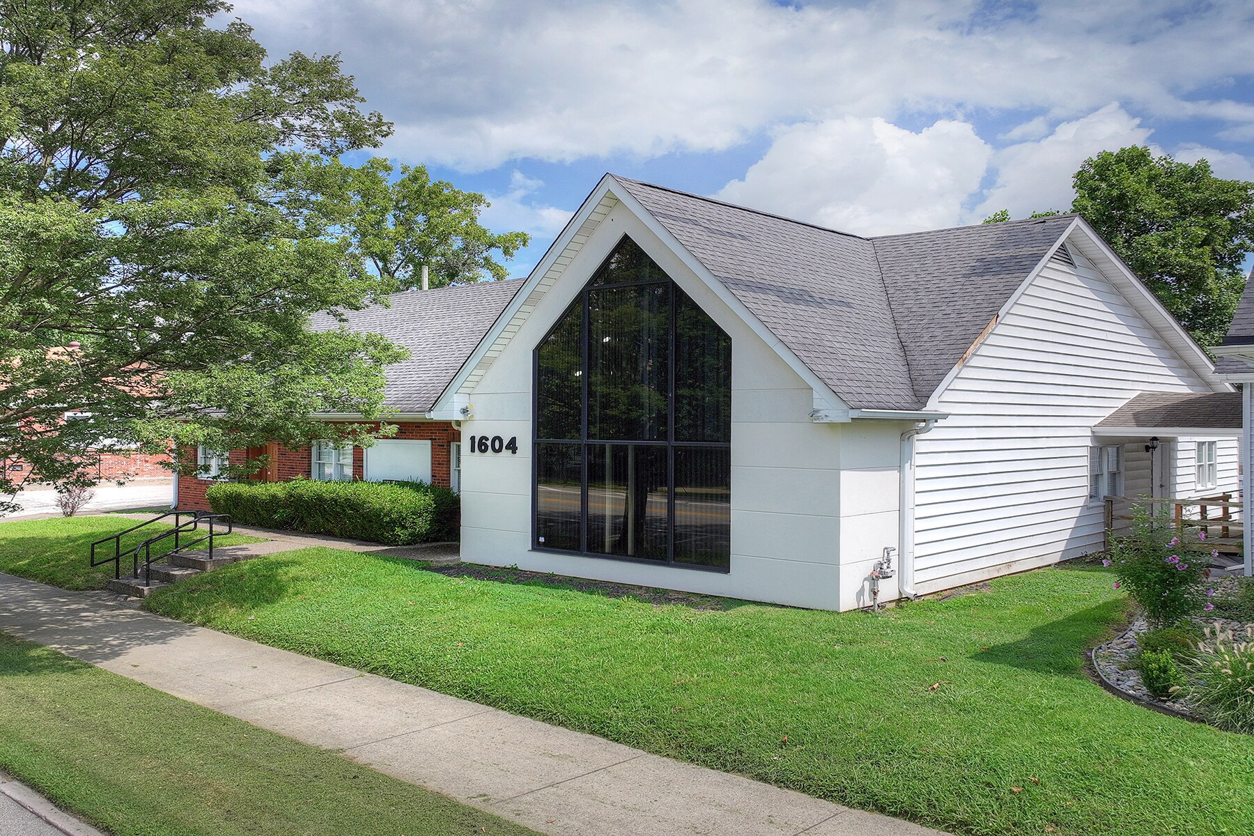 1604 State St, New Albany, IN à vendre Photo de l’immeuble– Image 1 sur 27