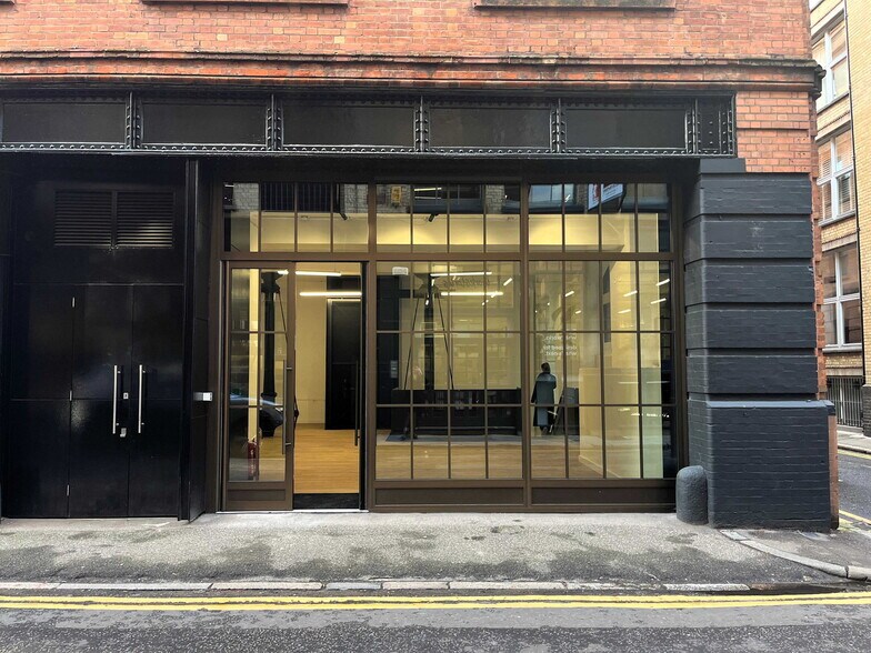 10 Northburgh St, Londres à louer - Photo de l’immeuble – Image 2 sur 21