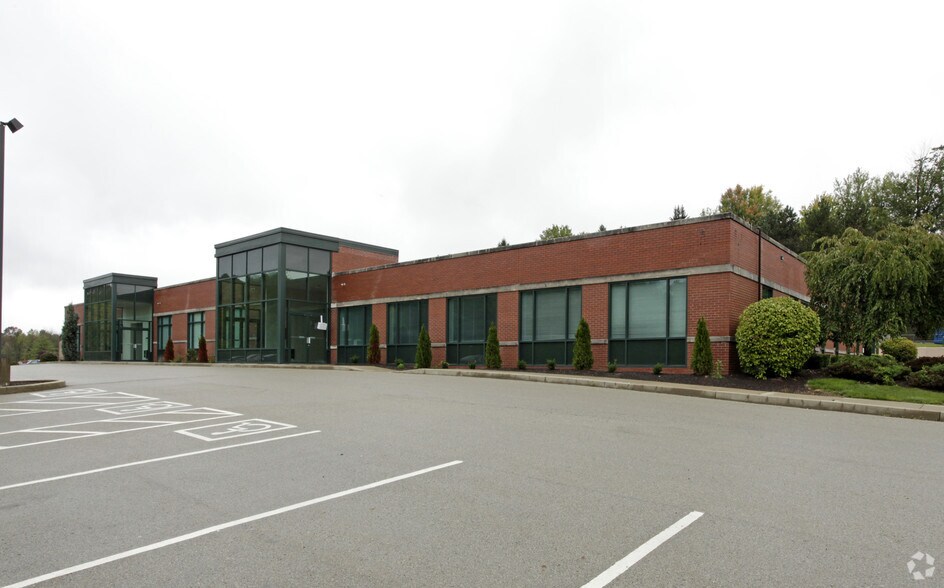 375 Valleybrook Rd, McMurray, PA à louer - Photo de l’immeuble – Image 1 sur 7