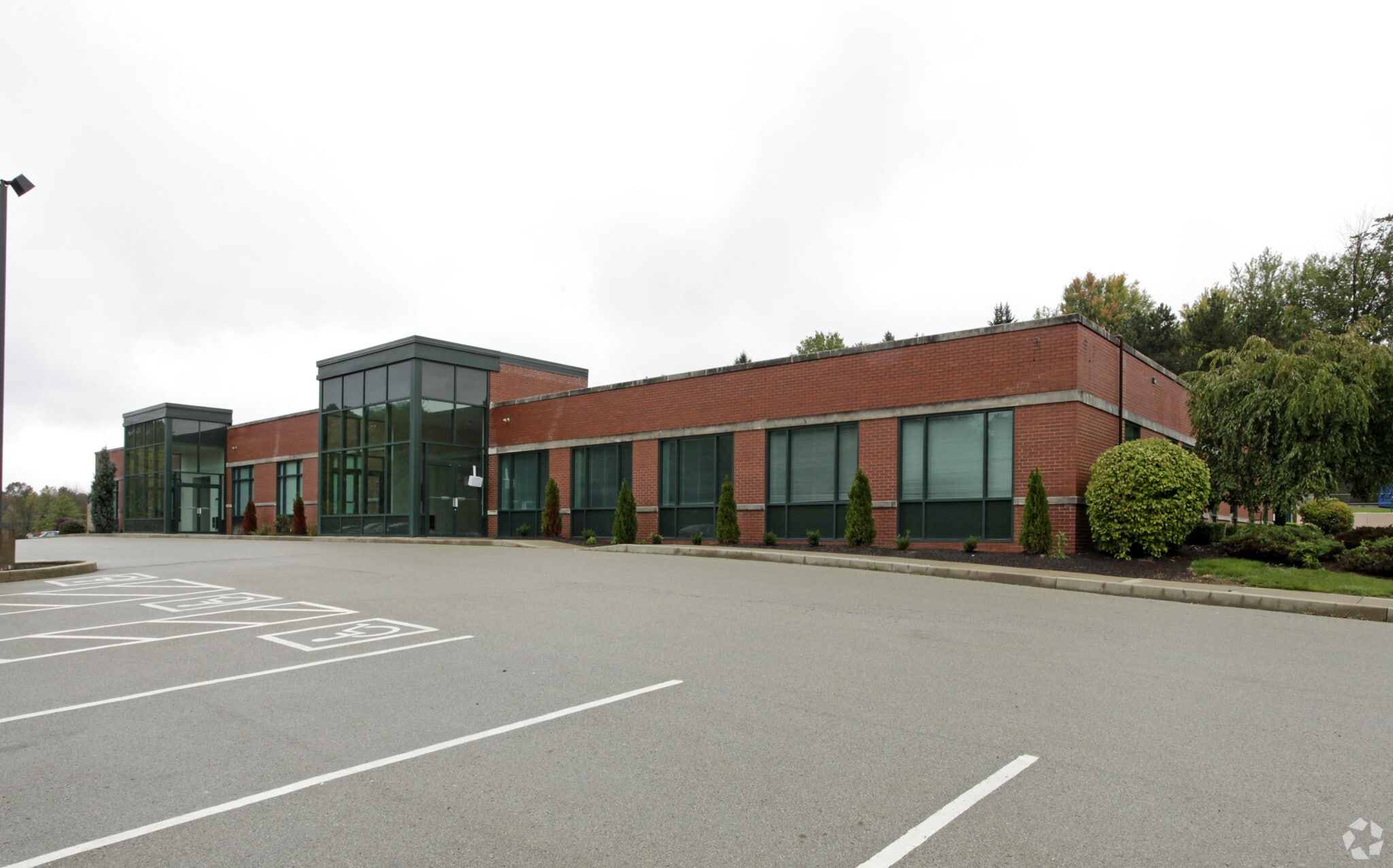 375 Valleybrook Rd, McMurray, PA à louer Photo de l’immeuble– Image 1 sur 8