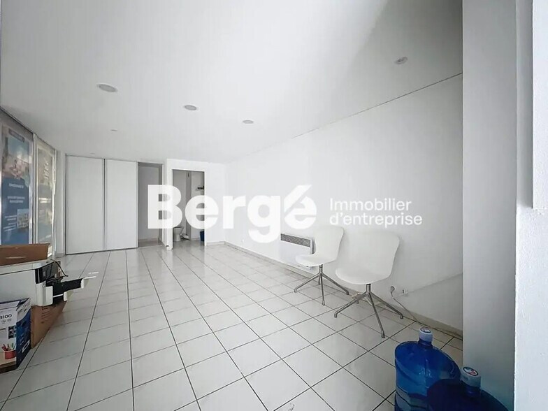 Local commercial dans Antibes à vendre - Photo de l’immeuble – Image 3 sur 5