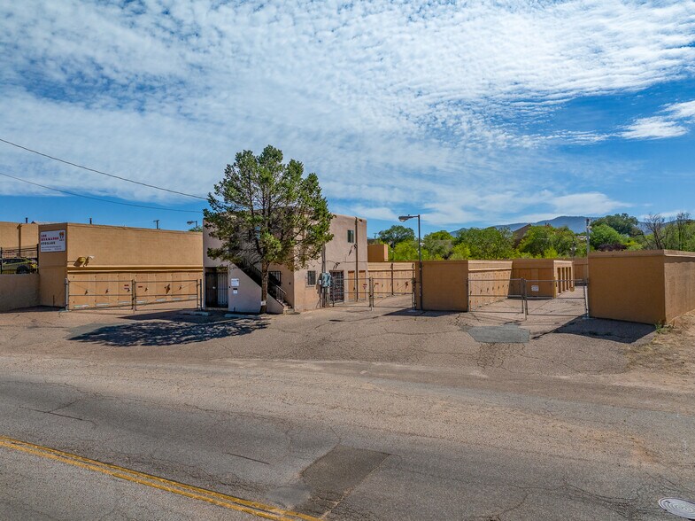 1525 Pacheco St, Santa Fe, NM à vendre - Photo de l’immeuble – Image 3 sur 32
