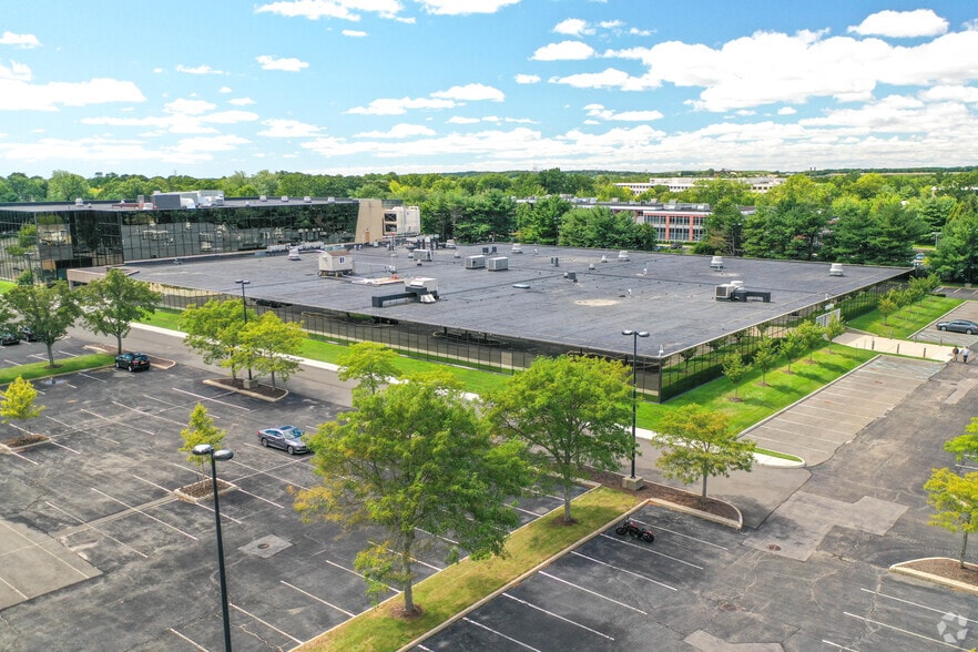 2 Corporate Center Dr, Melville, NY à louer - Aérien – Image 3 sur 10